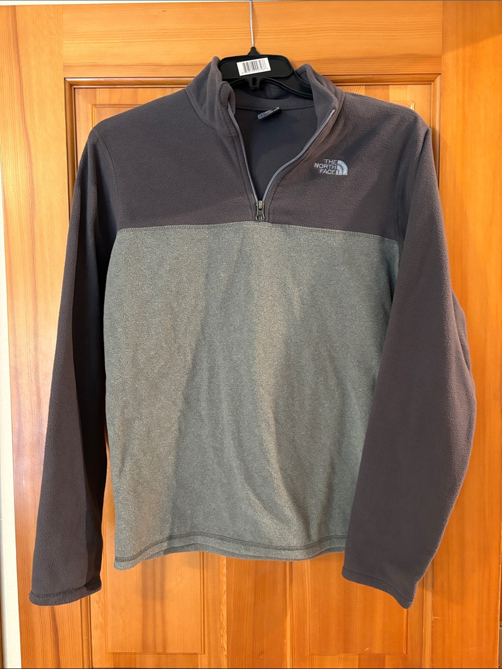 The North Face Youth XL Two-Tone Charcoal and Light Gray Quarter-Zip Fleece